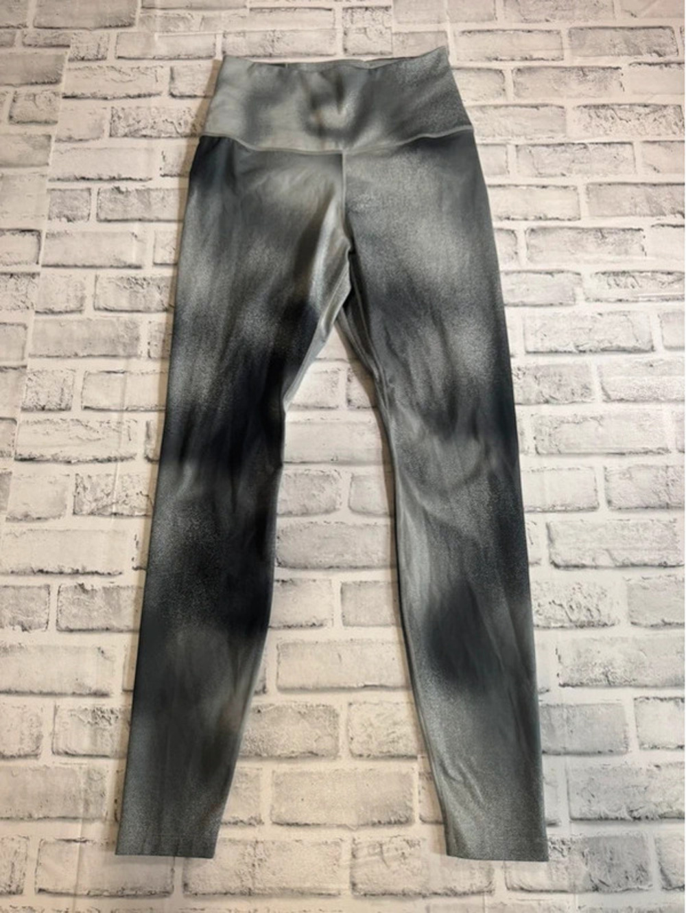Women’s Nike Dri-fit gray splash pattern full length legging Small